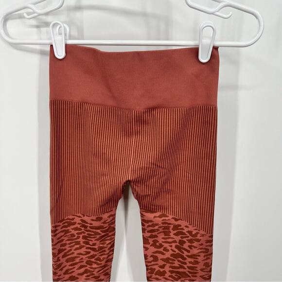 Varley Women’s Seamless Orange Animal Printed Workout Leggings Size Small - Picture 6 of 8
